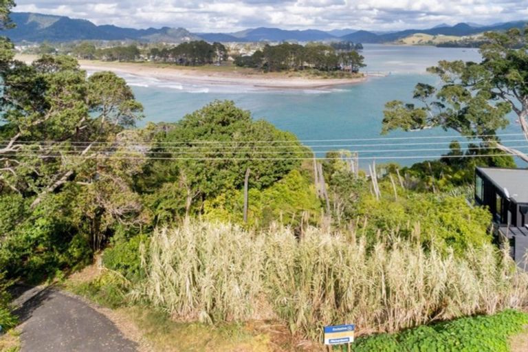 Photo of property in 11 Tairua Terrace, Tairua, 3508