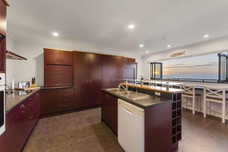 Photo of property in 9 Mariri Place, Waitarere Beach, Levin, 5510