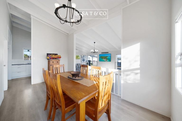 Photo of property in 185 Mahia Road, Wattle Downs, Auckland, 2103