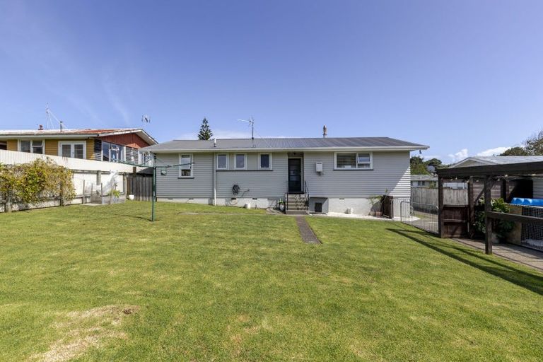 Photo of property in 19 Grenville Street, Marfell, New Plymouth, 4310