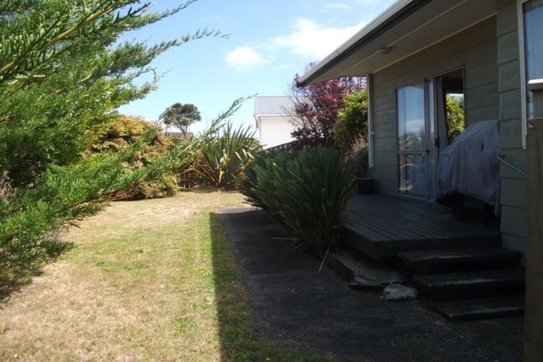 Photo of property in 2a Elder Grove, Paraparaumu, 5032