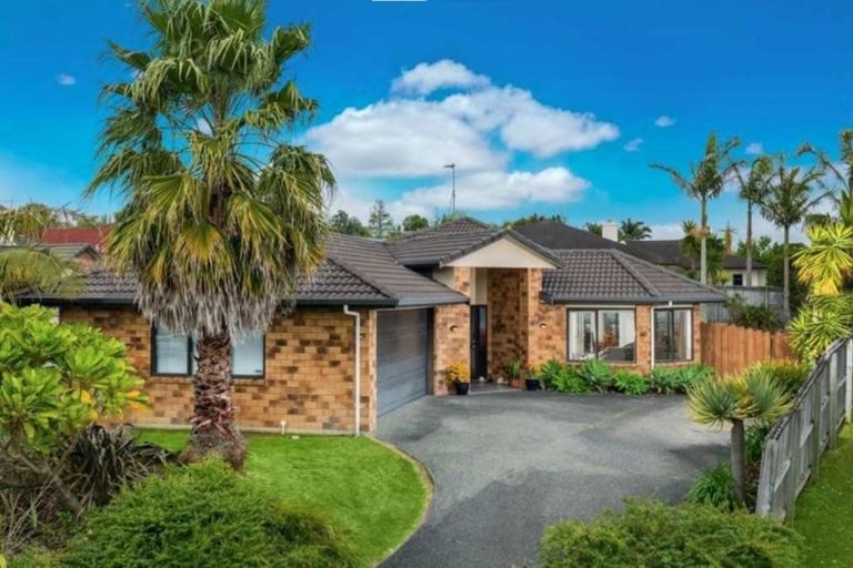 Photo of property in 93 Te Wharau Drive, Greenhithe, Auckland, 0632