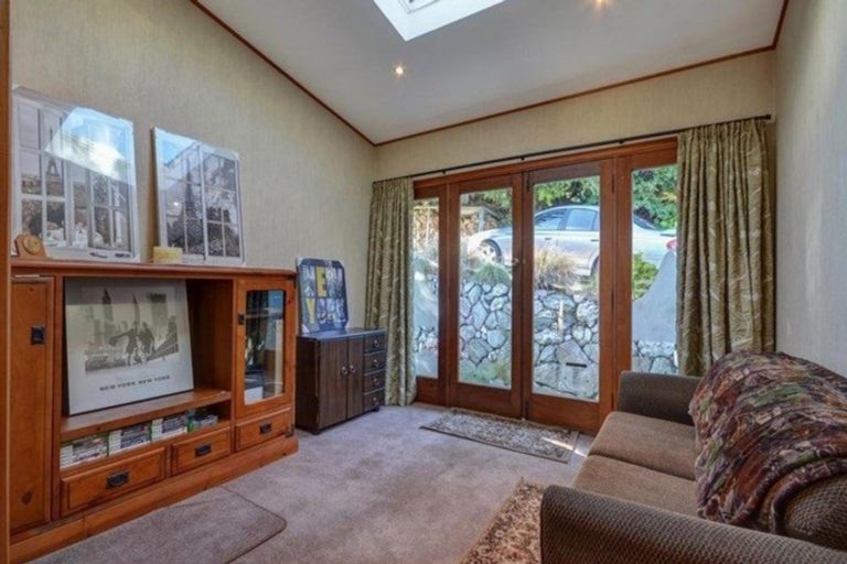 Photo of property in 6 Weaver Street, Queenstown, 9300