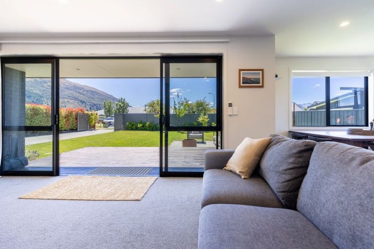 Photo of property in 14 Teal Place, Lake Hawea, Wanaka, 9382
