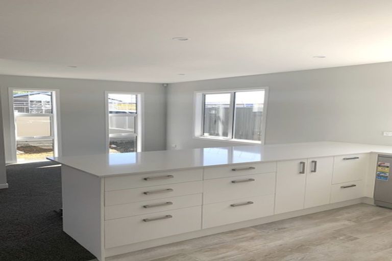 Photo of property in 35 Karearea Avenue, Kenepuru, Porirua, 5022