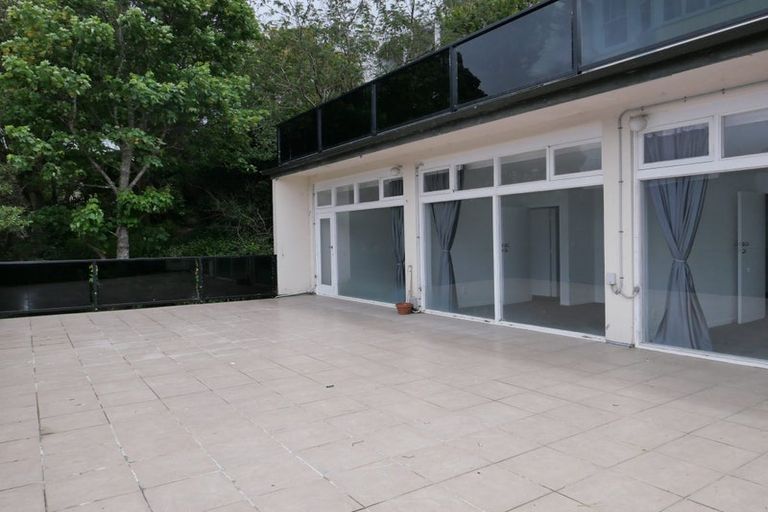 Photo of property in 70 Kelburn Parade, Kelburn, Wellington, 6012