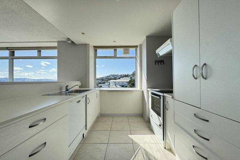 Photo of property in Jerningham Apartments, 20 Oriental Terrace, Oriental Bay, Wellington, 6011