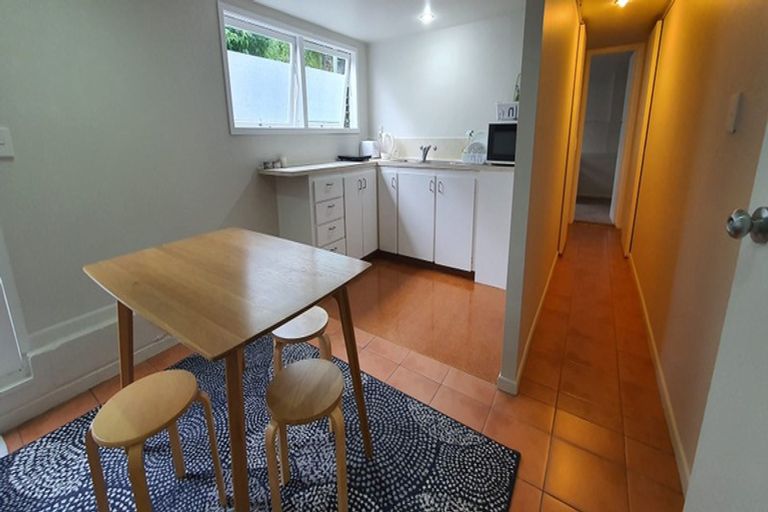 Photo of property in 2/46 Sunnynook Road, Sunnynook, Auckland, 0620