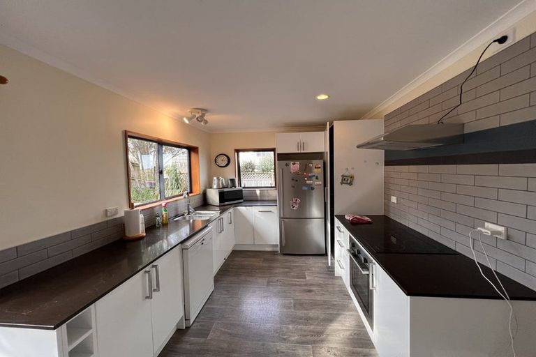 Photo of property in 31 Greenview Lane, Red Beach, 0932