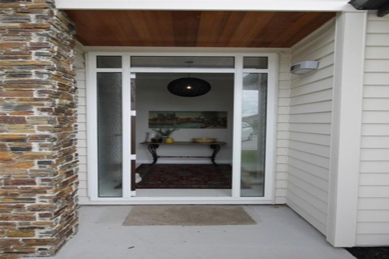 Photo of property in 12 Paso Fino Crescent, Karaka, Papakura, 2113