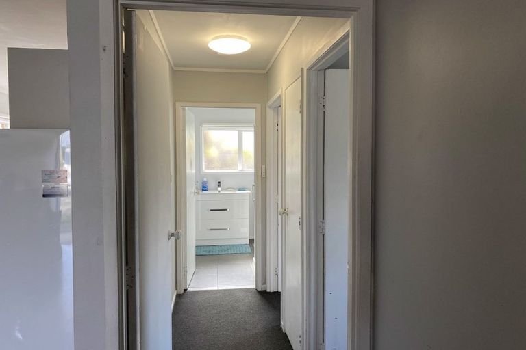 Photo of property in 2/2 Wallace Road, Ranui, Auckland, 0612