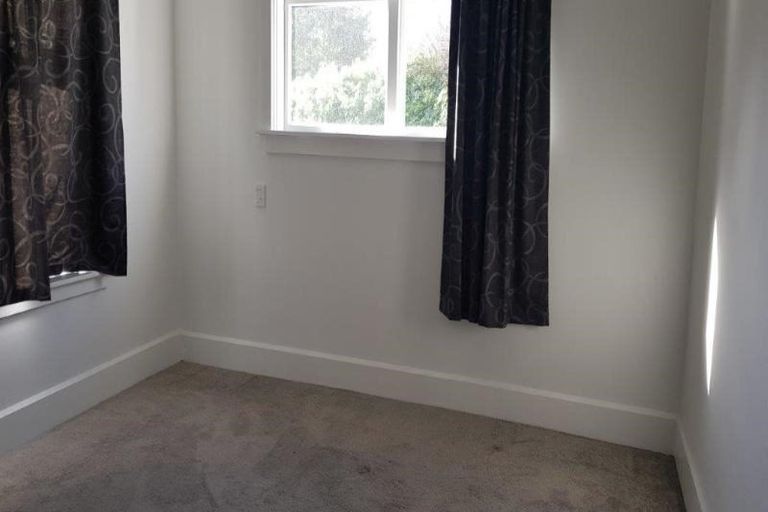 Photo of property in 1/170 Main North Road, Redwood, Christchurch, 8051