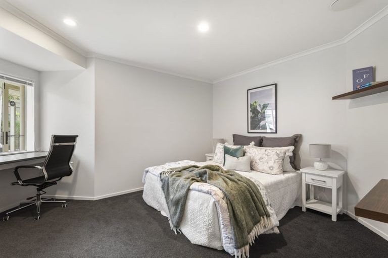 Photo of property in 7 Louvain Place, Greenhithe, Auckland, 0632