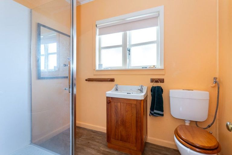 Photo of property in 36a Parakai Avenue, Parakai, 0830