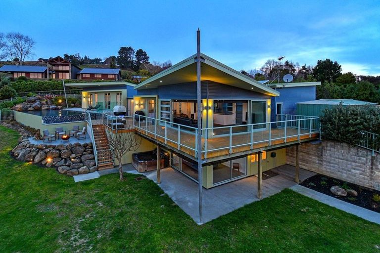 Photo of property in 43 Harry Dreadon Road, Opaheke, Papakura, 2584