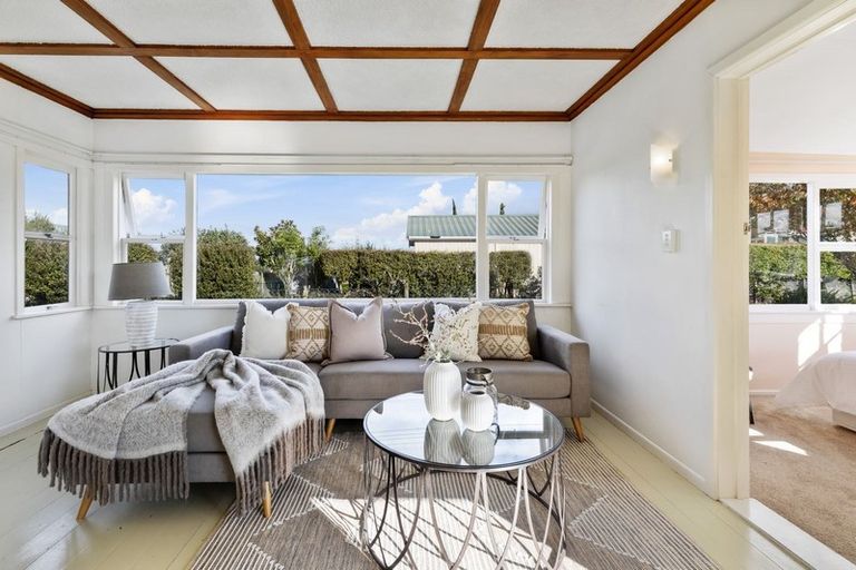 Photo of property in 2/165a Colwill Road, Massey, Auckland, 0614