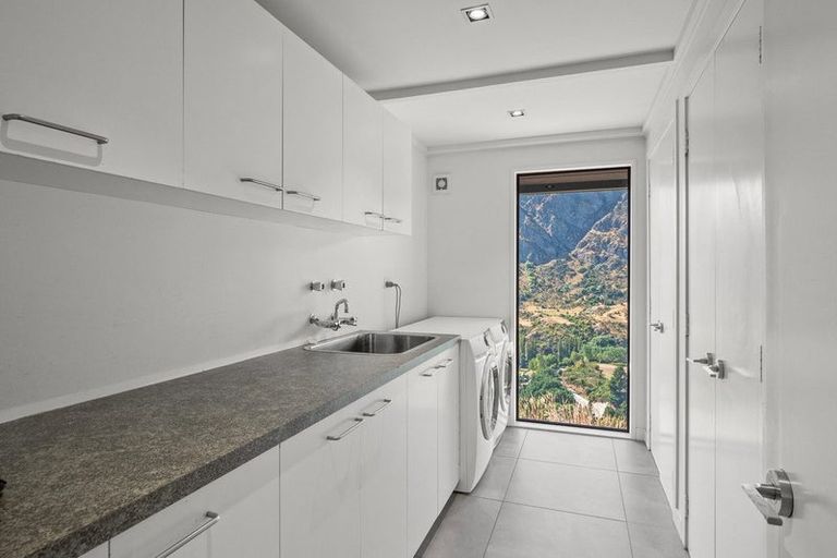 Photo of property in 12 Crows Nest Road, Arthurs Point, Queenstown, 9371