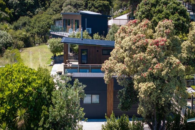 Photo of property in 14 Whaanga Road, Raglan, 3297