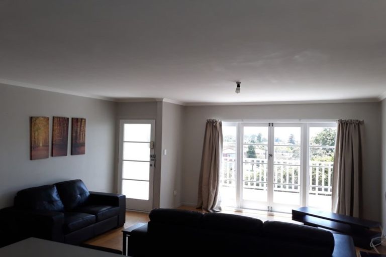 Photo of property in 152 Tiroroa Avenue, Te Atatu South, Auckland, 0610