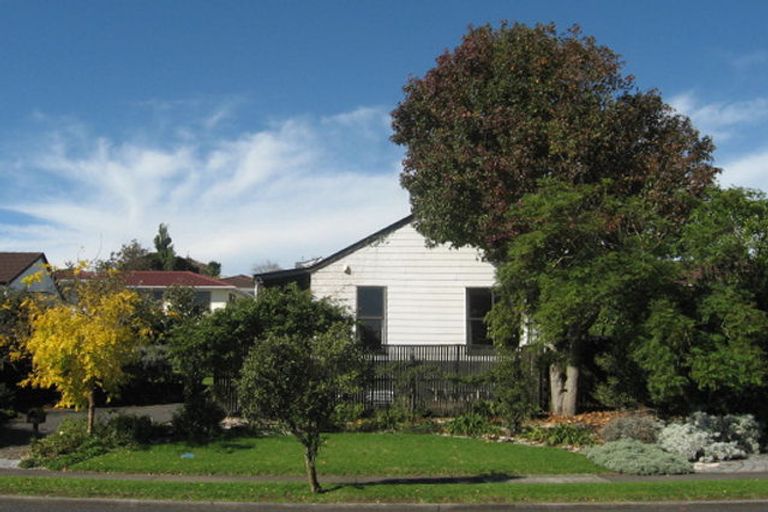 Photo of property in 38 Aberfeldy Avenue, Highland Park, Auckland, 2010