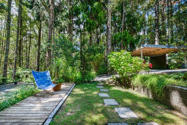 Photo of property in 30 Kopiko Road, Titirangi, Auckland, 0604