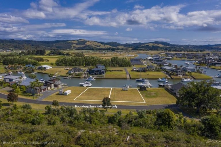 Photo of property in 26 Hei Esplanade, Whitianga, 3510