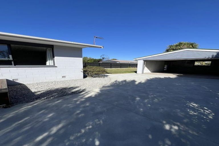 Photo of property in 135 Queenspark Drive, Parklands, Christchurch, 8083