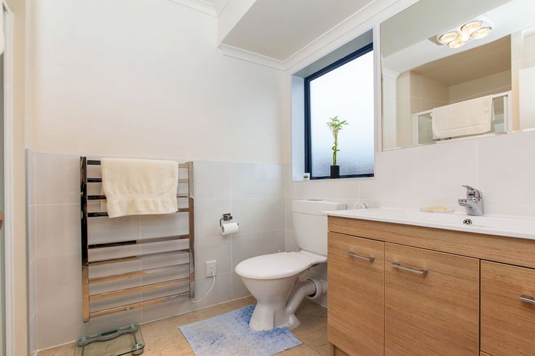 Photo of property in 11/72 Swanson Road, Henderson, Auckland, 0610