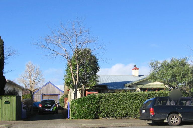 Photo of property in 56 Featherston Street, Takaro, Palmerston North, 4412