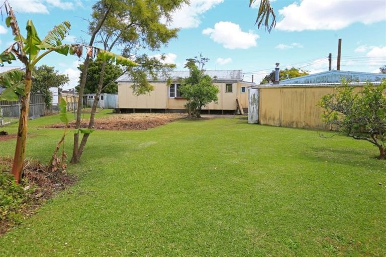 Photo of property in 147 Bruce Mclaren Road, Henderson, Auckland, 0612