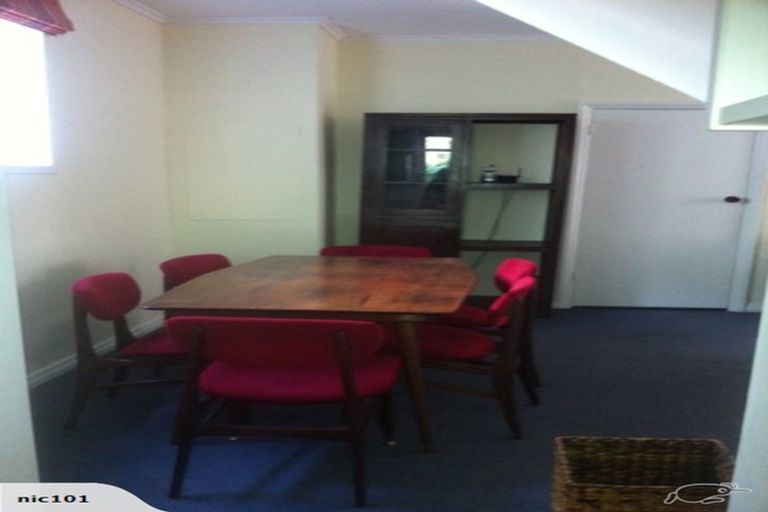 Photo of property in 82 Oriental Parade, Oriental Bay, Wellington, 6011