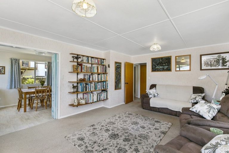 Photo of property in 9 Frobisher Street, Island Bay, Wellington, 6023