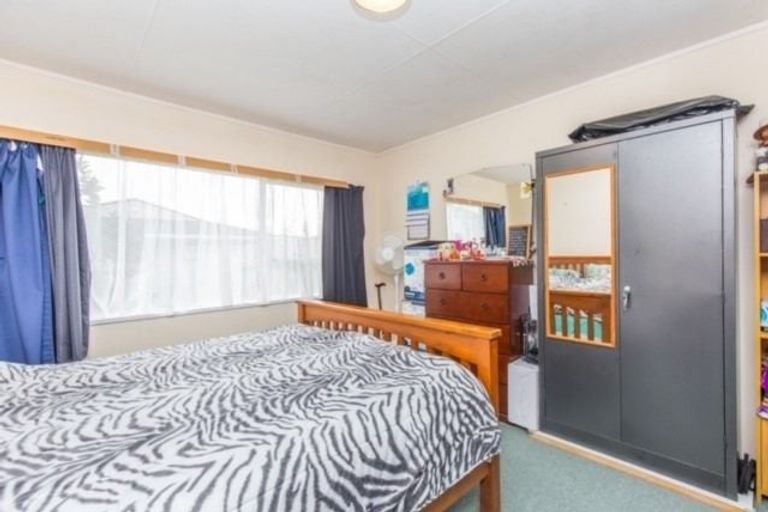 Photo of property in 2/50 Kenderdine Road, Papatoetoe, Auckland, 2025