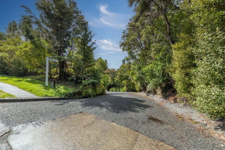 Photo of property in 33 Hauraki Terrace, Pukawa Bay, Turangi, 3381