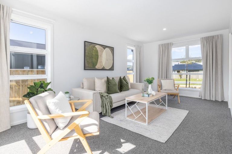 Photo of property in 40 Hokioi Drive, Kenepuru, Porirua, 5022