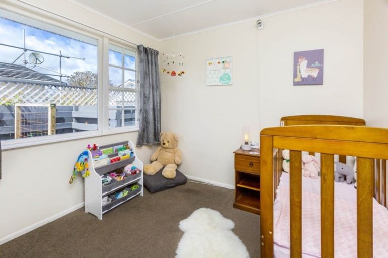 Photo of property in 35 Tacoma Drive, Totara Park, Upper Hutt, 5018