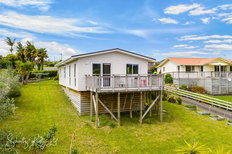 Photo of property in 15 Ash Grove, Maungaturoto, 0520