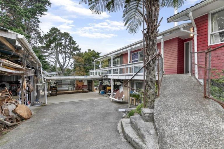 Photo of property in 28 St Catherine Crescent, West Harbour, Auckland, 0618