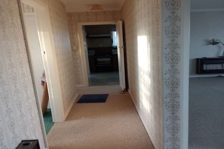 Photo of property in 8 Greenock Place, Awapuni, Palmerston North, 4412