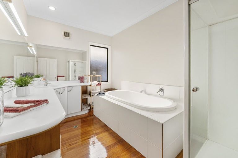 Photo of property in 82 Wakeman Road, Acacia Bay, Taupo, 3330