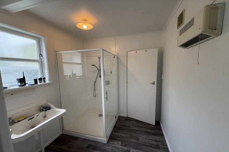 Photo of property in 5 Birch Street, Johnsonville, Wellington, 6037