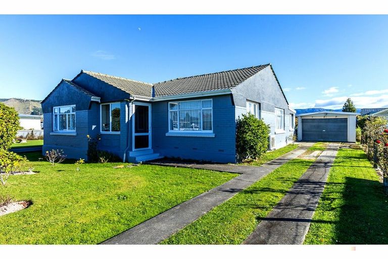 Photo of property in 56 Rhodes Street, Waimate, 7924