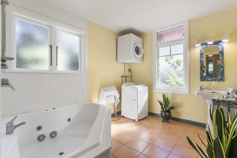 Photo of property in 16 New Brighton Road, Mount Wellington, Auckland, 1062