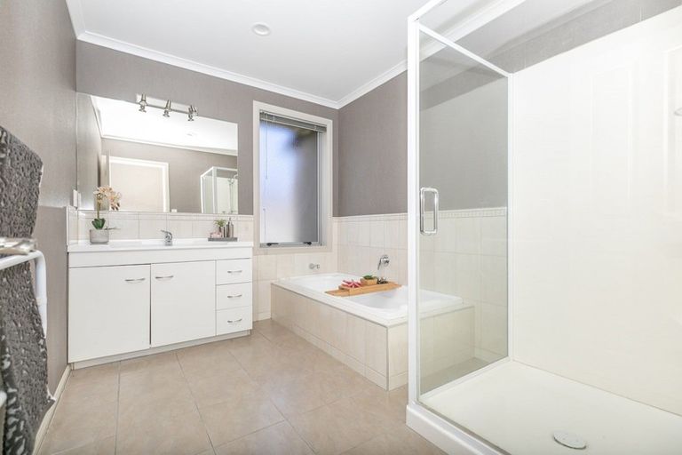 Photo of property in 20 Whitford Place, Rototuna North, Hamilton, 3210