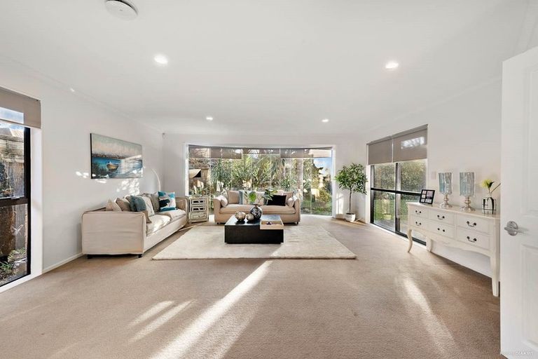 Photo of property in 17 Erne Crescent, East Tamaki, Auckland, 2016