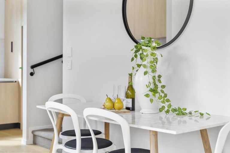 Photo of property in 44c Blakeborough Drive, Forrest Hill, Auckland, 0620