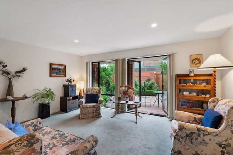 Photo of property in 16a Greers Road, Ilam, Christchurch, 8041