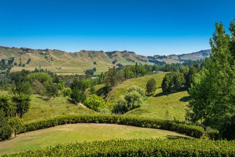Photo of property in 35 Raratu Road, Kahuranaki, Havelock North, 4295