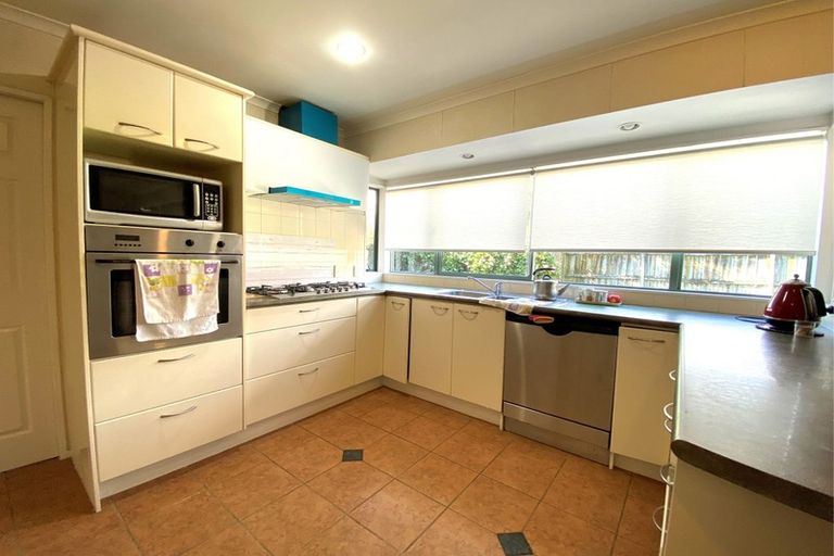 Photo of property in 130 Kilkenny Drive, East Tamaki Heights, Auckland, 2016