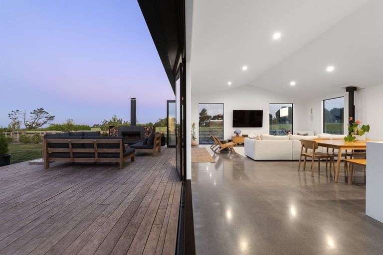 Photo of property in 589 Kent Road, Korito, New Plymouth, 4371